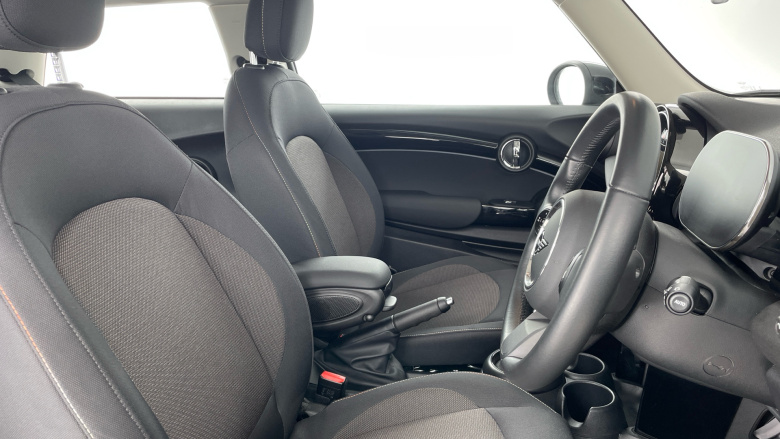 MINI Hatchback 1.5 Cooper Classic 3dr Auto [Comfort Pack] Petrol Hatchback